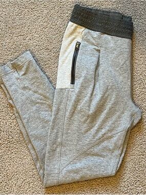 lululemon athletica Light Gray Jogger Pants with dark gray Waistband size 6